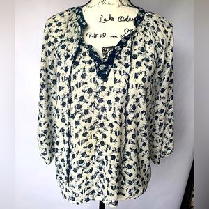 Collective Concepts Bohemian Floral Dark Navy & White top size MP